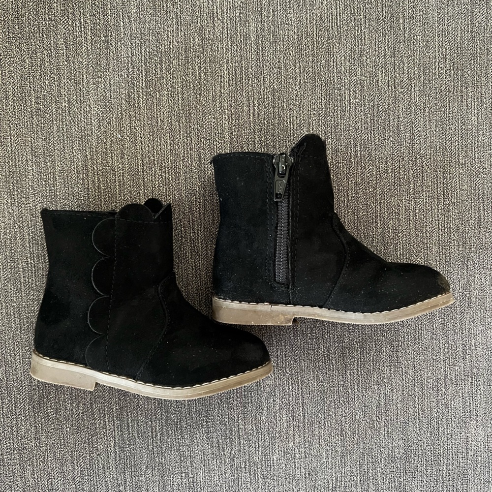 Baby Gap - Girl Size 5 Black Boots Zip On Side